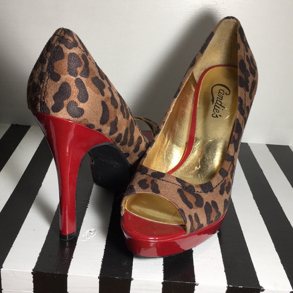 Leopard print peep toe pumps